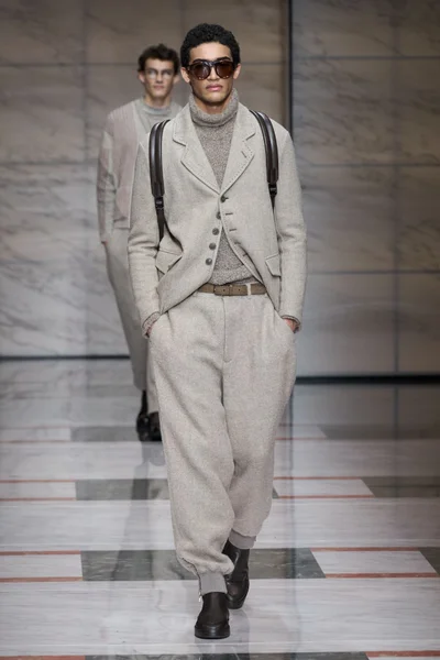 Look 24